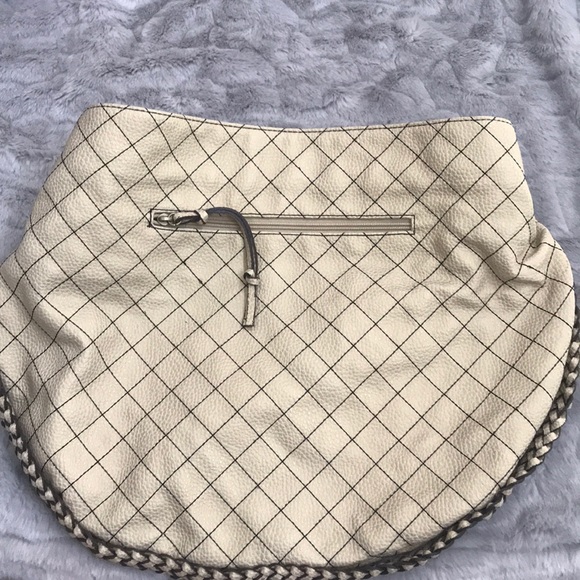 Rampage NWOT Pebbled Gold Faux Leather Bag - Picture 2 of 6